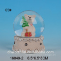 Cutely resina presente oso globo de agua de nieve